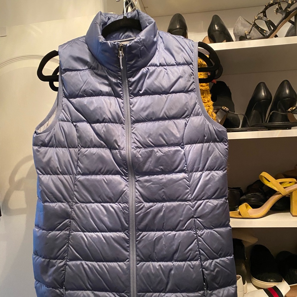 Eddie Bauer - NEVER WORN- Blue puffy vest